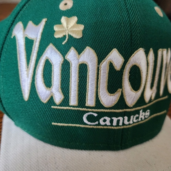 Reebok Vancouver Canucks St. Patrick's Cap Green - Picture 6 of 7
